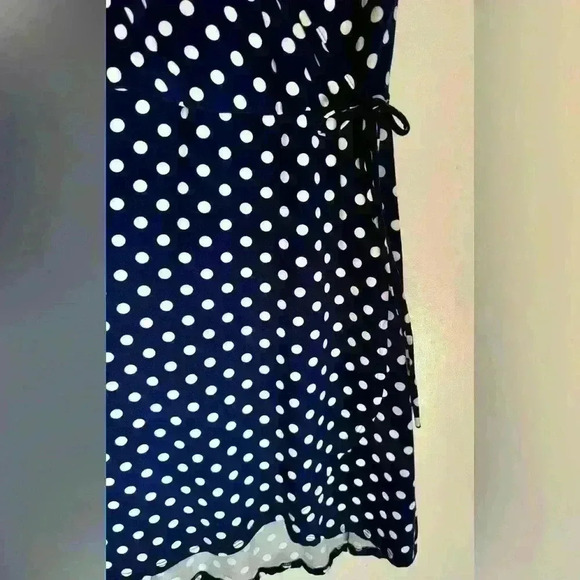 Wrap dress in polka dot navy and white by Caution To The Wind size Medium - Picture 2 of 13
